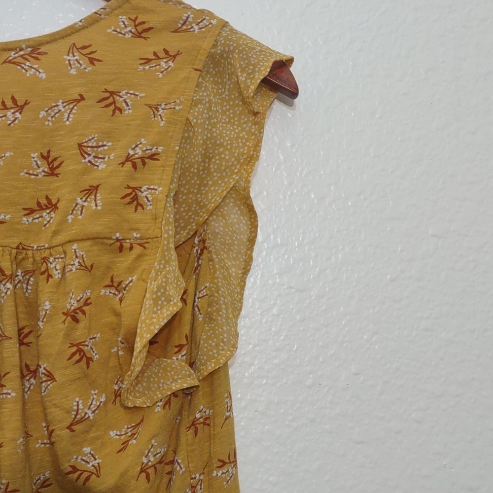 PRE OWNED LUCKY BRAND CAP SLEEVE FLORAL SHIRT SIZE S/P - Picture 7 of 10